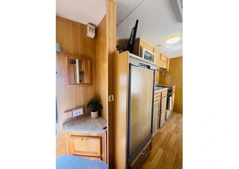 2OO6 Compass Caravan 21ft long - 7/21