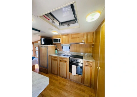 2OO6 Compass Caravan 21ft long - 8/21