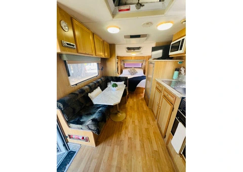 2OO6 Compass Caravan 21ft long - 14/21