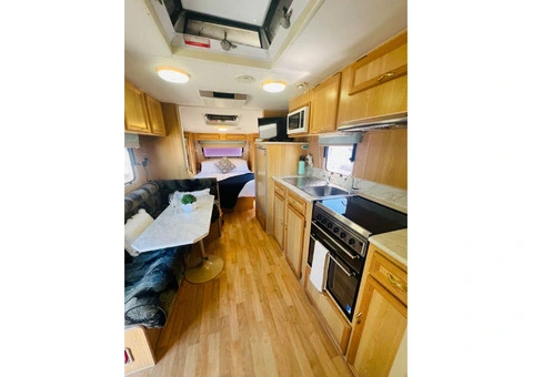 2OO6 Compass Caravan 21ft long - 20/21