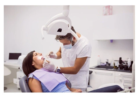 Radiant Smiles Special: Exclusive Dental Care Packages at AMM Dental Clinic!