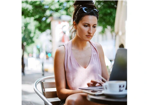 Embrace The Laptop Lifestyle - 3/4