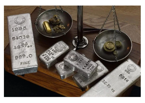 Expert Predictions to Master the Dynamics of the Silver Market