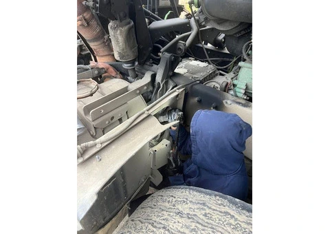 On-Demand Roadside Assistance: Melbourne's Mobile Truck Mechanic - 1/4