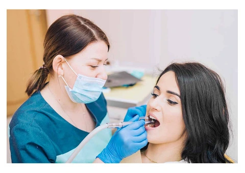 Transform Your Smile with a Dentist for Teeth Whitening