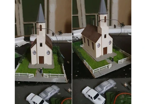 HO scale- Aussie train set Wooden buildings with lights and ho size holdens, fords, valiants etc - 8/18