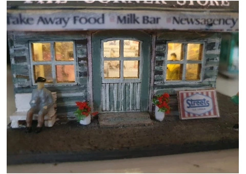 HO scale- Aussie train set Wooden buildings with lights and ho size holdens, fords, valiants etc - 10/18