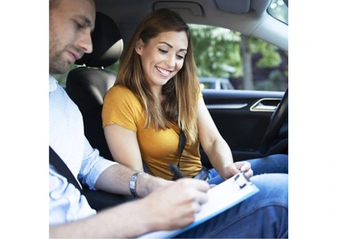 Practical Driving Lessons by Leading Driving School in South Melbourne