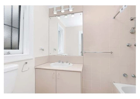 Beautiful 3 Bedroom 2 bathroom - 7/11