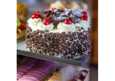 Premier Cake Shop in Glen Waverley for Dine in Treat