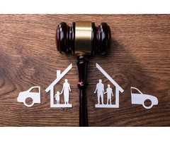 Common Mistakes to Avoid When Hiring Litigation Lawyers