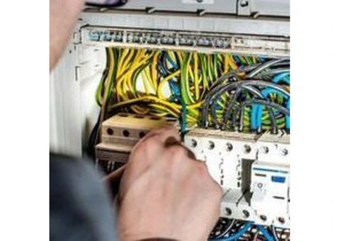Hire Expert Electrician Contractors in Canberra