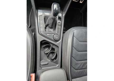 2021 VW Tiguan R Line - 11/15