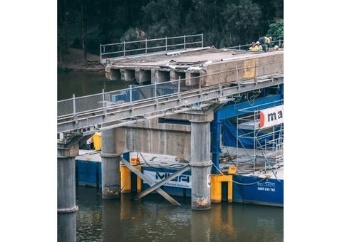Reliable Pontoon Boat Rental for Commercial Projects - 8/12