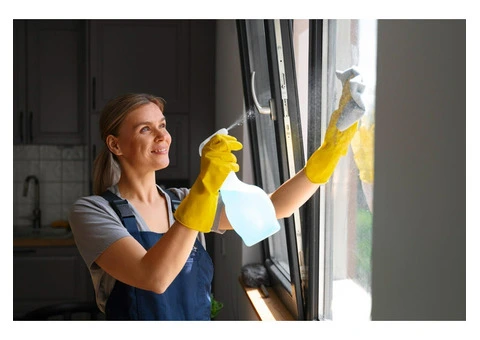 8 Signs It’s Time to Call a Window Cleaning Service