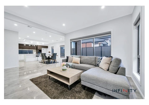 Contemporary Elegance: A Modern Family Retreat - 15/23