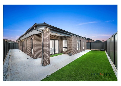 Contemporary Elegance: A Modern Family Retreat - 23/23