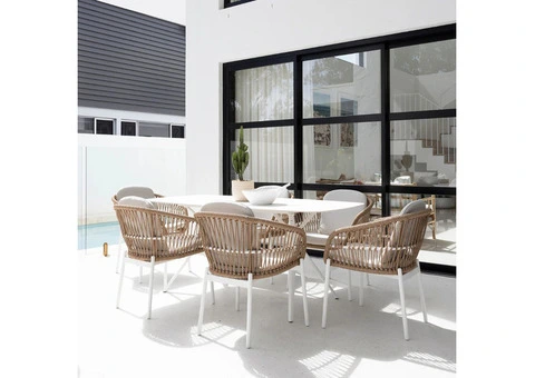 Find Elegant Outdoor Dining Settings for Your Patio