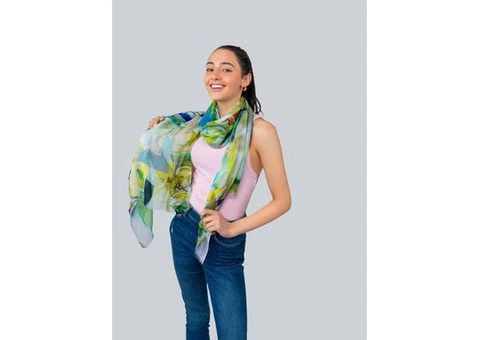 Complement Your Fashion with Trendy Winter Scarves