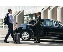 Premier Luxury Airport Transfer in Melbourne | Arrive in Elegance and Comfort