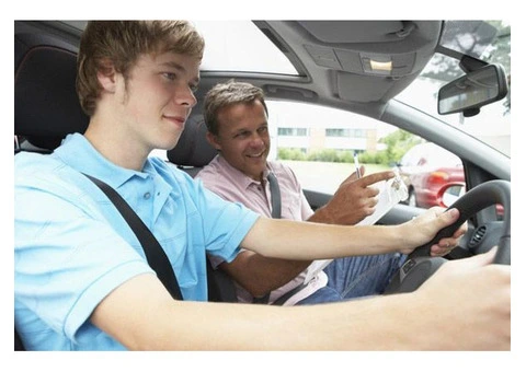 Get the Best Driving Lessons from Our Driving School in Brisbane