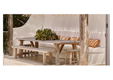 Picking Out the Perfect Outdoor Dining Table Available at Wholesale Prices