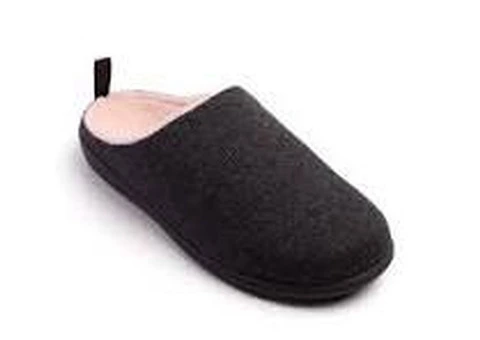 Chefs Clogs: Comfortable and Practical Footwear for Kitchen Professionals