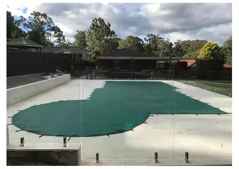 Looking for the Best Way to Keep Your Pool Warm and Clean? - 2/3