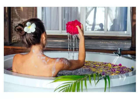 Luxurious Aromatherapy Balinese Bath with Spa in Newcastle