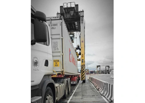 Reliable Container Transport in Melbourne - 2/2