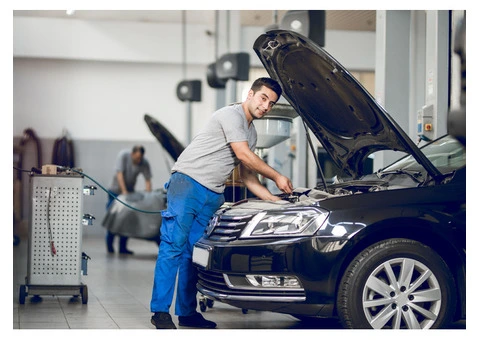 Have to contact a trusted car mechanic in Chirnside Park?