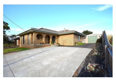 Warrnambool Houses, Land & Business Of The Week - 3/6