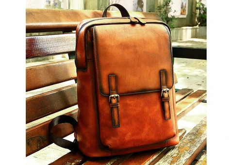 What Makes a Leather Backpack a Timeless Fashion Statement?