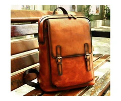 What Makes a Leather Backpack a Timeless Fashion Statement?