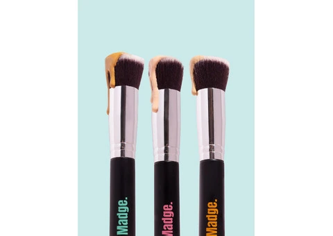 Madge Primer Brush – Achieve a Smooth Base with Clear Primer Makeup