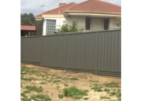Trying to contact reliable fencing contractors in Perth?