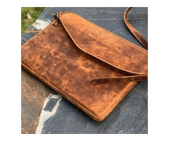 Find the Perfect Leather Bag for Men to Match Your Style