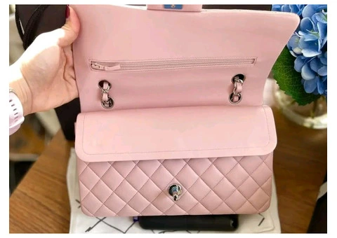 Chanel Medium Classic flap SHW lambskin leather - 10/18