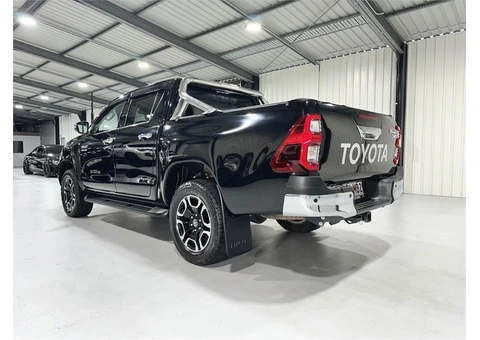 2023 Toyota Hilux SR5 Cab Chassis Automatic - 6/14
