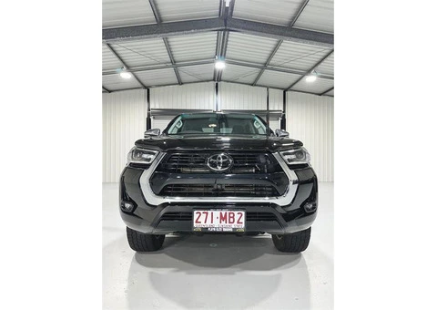2023 Toyota Hilux SR5 Cab Chassis Automatic - 8/14