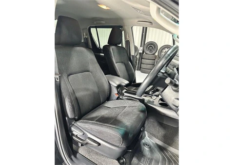 2023 Toyota Hilux SR5 Cab Chassis Automatic - 9/14