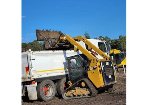 BOB’S EARTHMOVING - 8/10