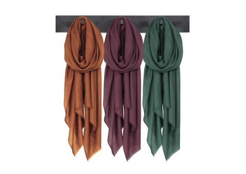Get Premium Fashionable Winter Scarves for Every S
