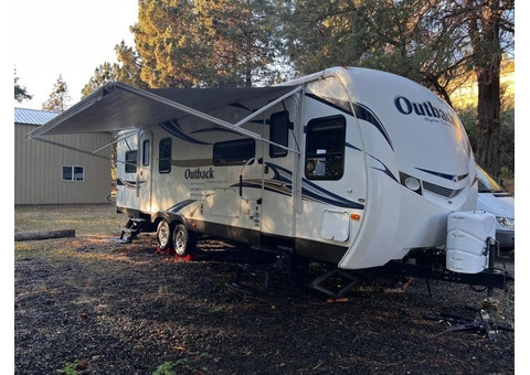 2012 Keystone Outback Camper - 2/12