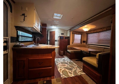 2012 Keystone Outback Camper - 10/12