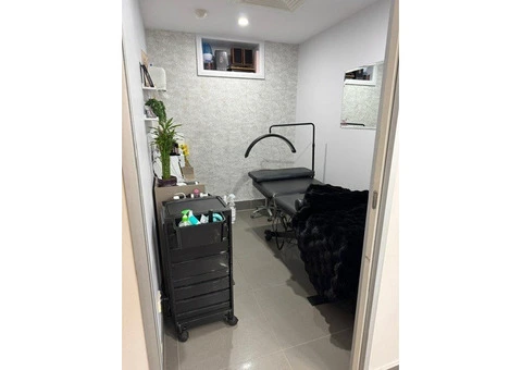 Beauty Room For Rent - 1/4