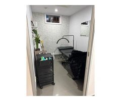 Beauty Room For Rent