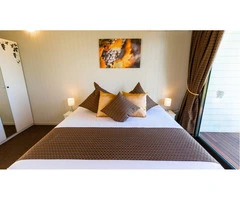 🛎️ Book Hotel Brisbane | Comfortable Family Stay Near Wineries 🍷