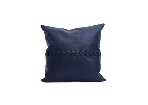 Classical craftsmanship and Comfort in Leather Cushions