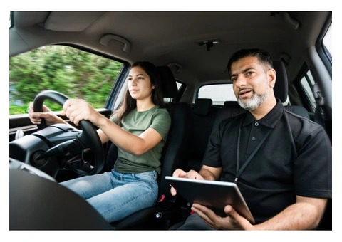 Advanced Driving Lessons Near Lyndhurst From the Best Instructors